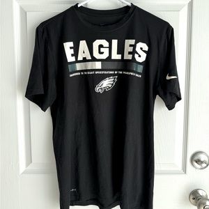 Eagles NFl Tshirt Large